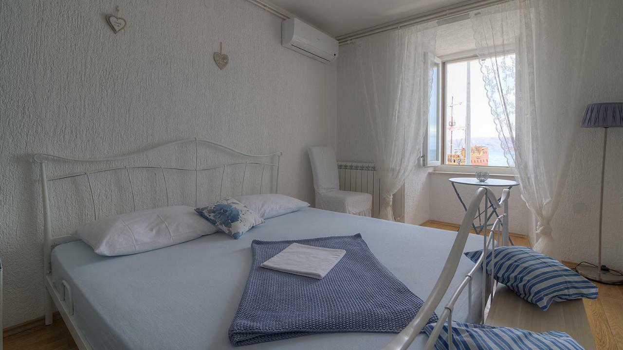 Apartments & Rooms Josephine Senj  Eksteriør billede