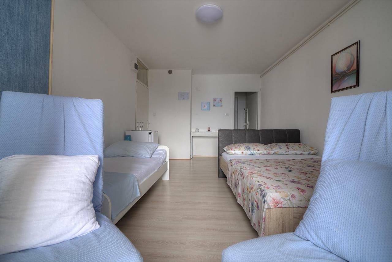 Apartments & Rooms Josephine Senj  Eksteriør billede